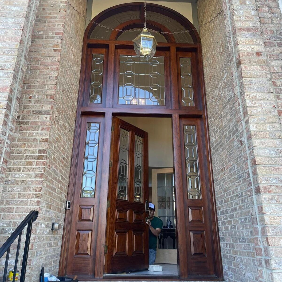 How Wood Door Refinishing Can Shield Your South Florida Doors from Humidity? 1 Wood door refinishing